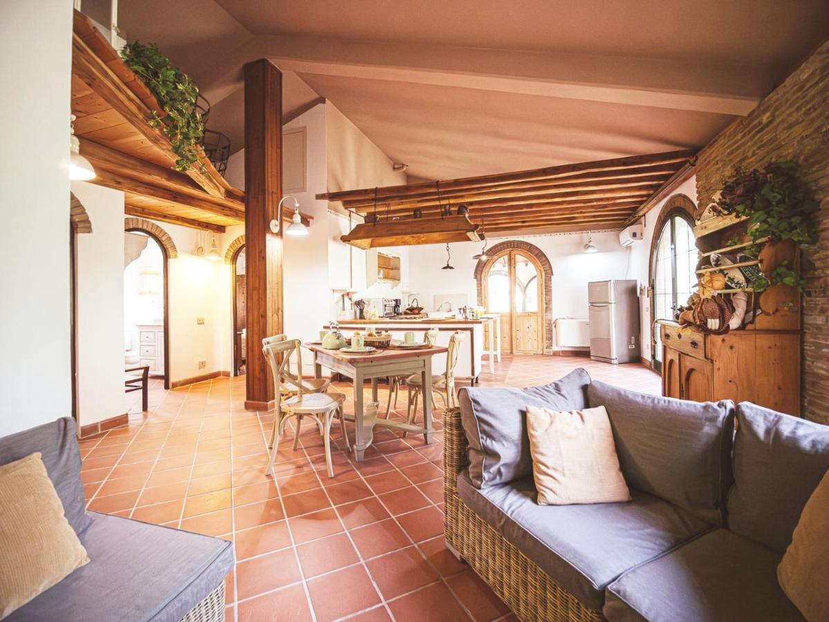 Relais Casale Il Poggetto - Olivo 1 By Zoom In Earth Apartman Cecina  Kültér fotó