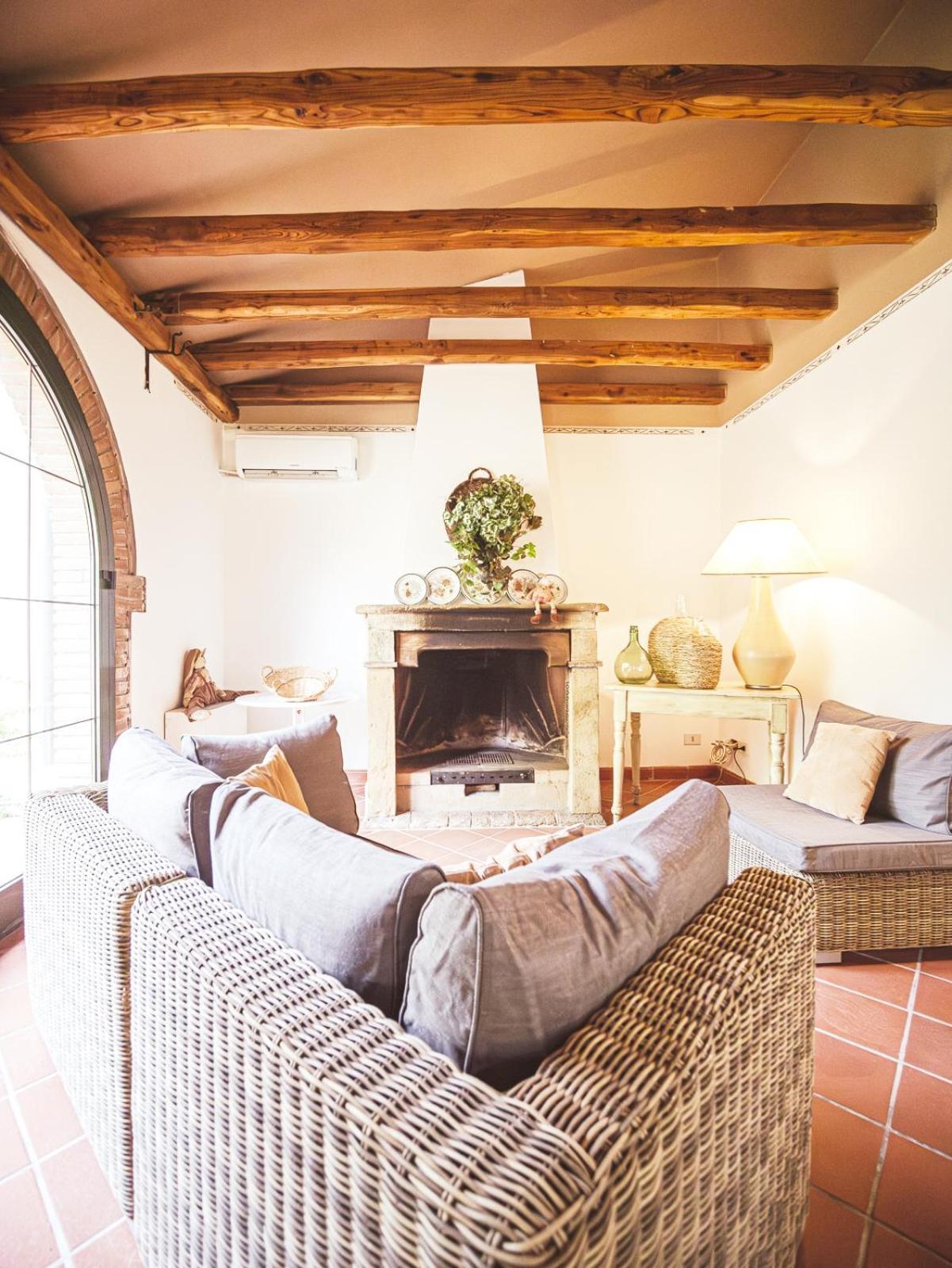 Relais Casale Il Poggetto - Olivo 1 By Zoom In Earth Apartman Cecina  Kültér fotó